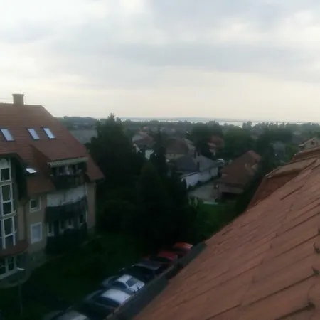 Fuveszkert Apartman Apartmán *
